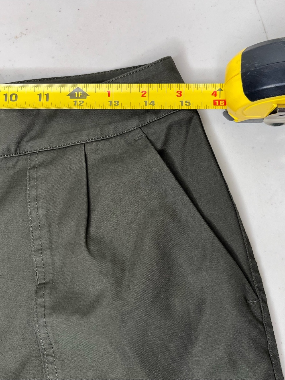 Lululemon This Instant Dark Olive Qwick Chino Shorts Sz 8 - Picture 14 of 16
